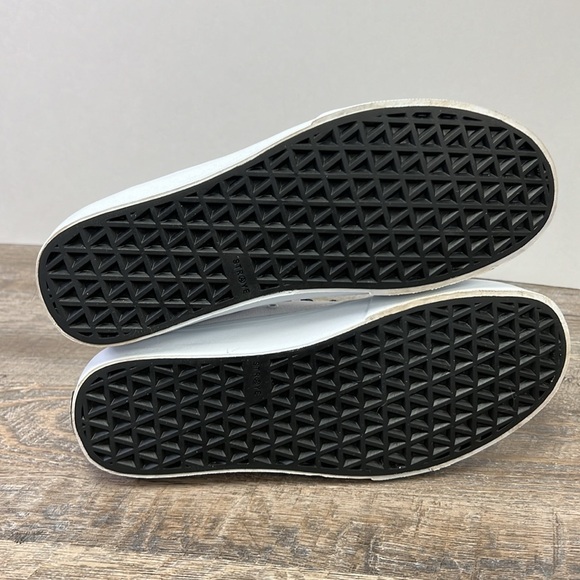 SOLD Straye Find Your Grind “The Future Belongs To The Misfits” Sneakers - Picture 7 of 10